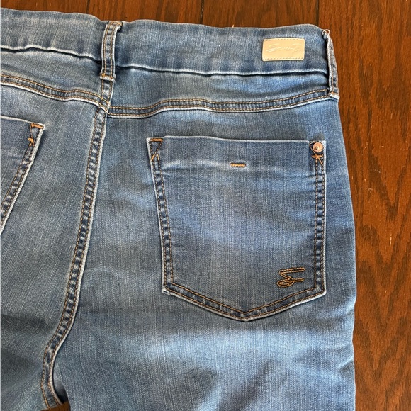 High Rise Straight Jean - Picture 4 of 5